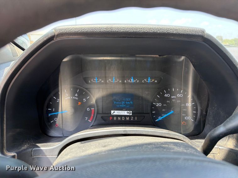 image for item FK5038 2017 Ford F250 Super Duty utility bed pickup truck