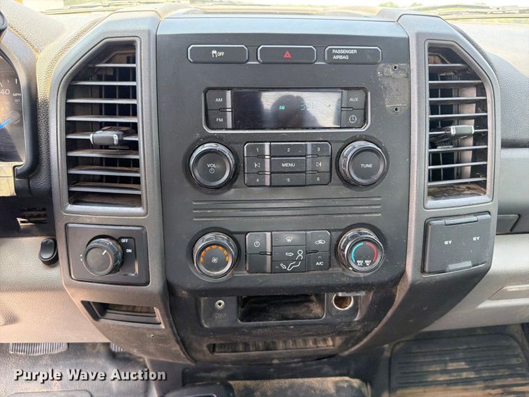 image for item FK5038 2017 Ford F250 Super Duty utility bed pickup truck