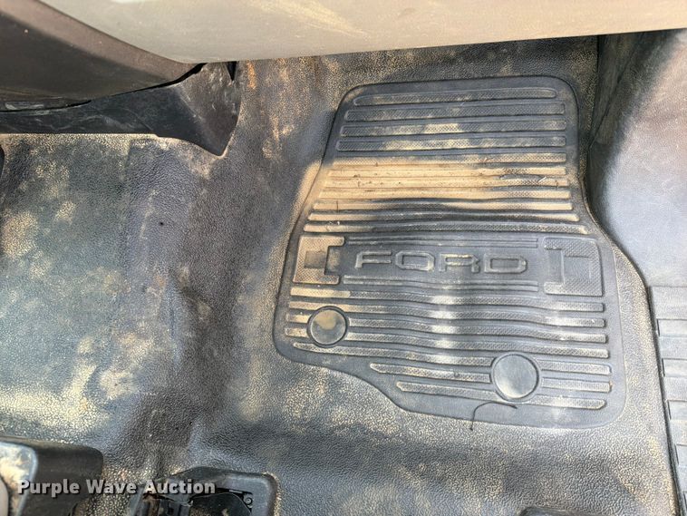image for item FK5038 2017 Ford F250 Super Duty utility bed pickup truck