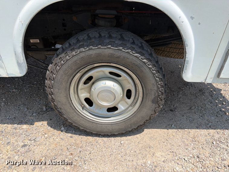 image for item FK5038 2017 Ford F250 Super Duty utility bed pickup truck