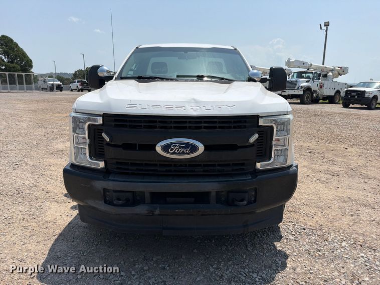 image for item FK5039 2017 Ford F250 Super Duty utility bed pickup truck