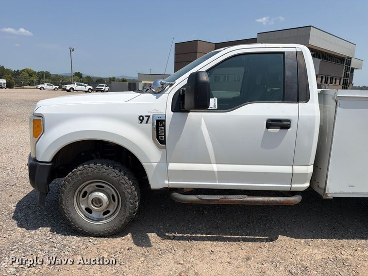 image for item FK5039 2017 Ford F250 Super Duty utility bed pickup truck