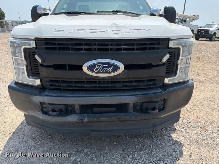 image for item FK5039 2017 Ford F250 Super Duty utility bed pickup truck