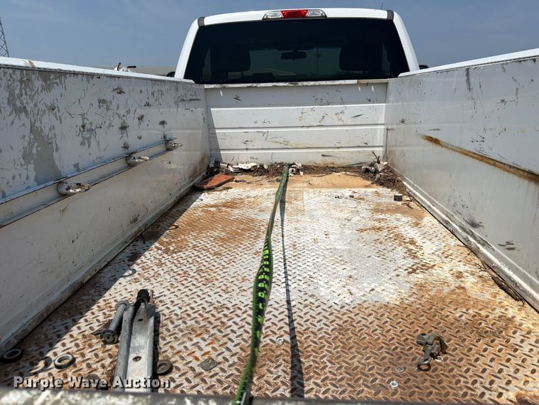 image for item FK5039 2017 Ford F250 Super Duty utility bed pickup truck