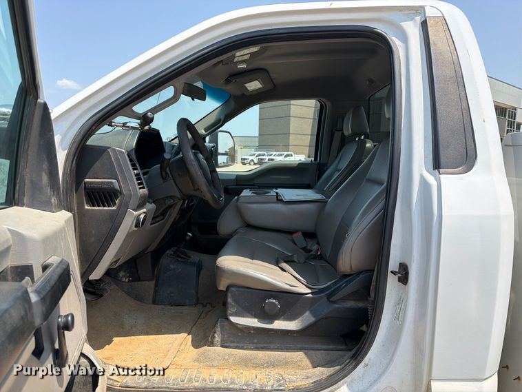 image for item FK5039 2017 Ford F250 Super Duty utility bed pickup truck