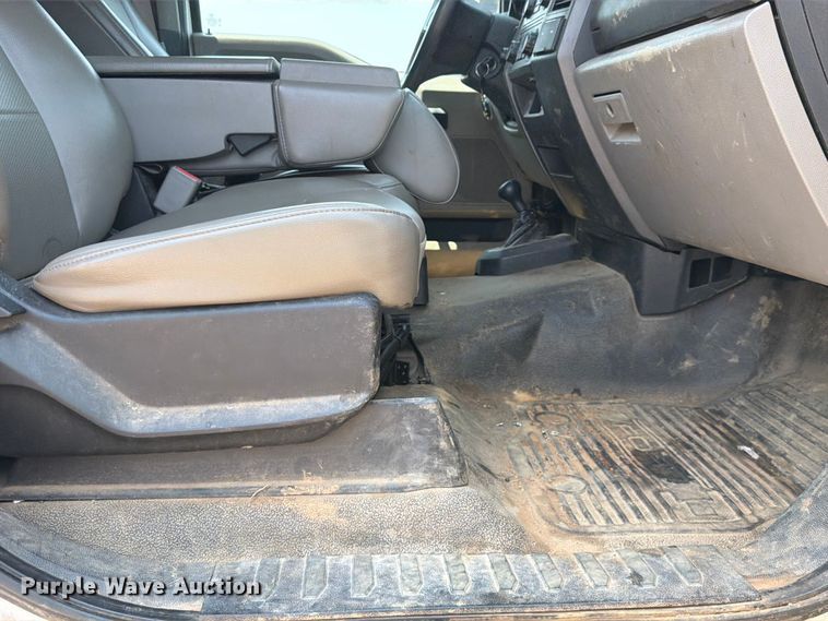 image for item FK5039 2017 Ford F250 Super Duty utility bed pickup truck