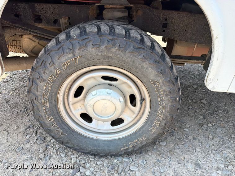 image for item FK5039 2017 Ford F250 Super Duty utility bed pickup truck