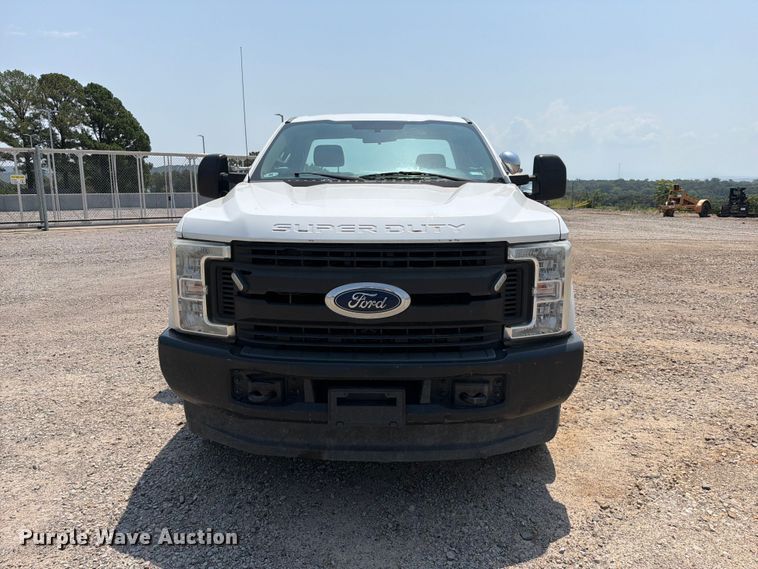 image for item FK5040 2017 Ford F250 Super Duty utility bed pickup truck