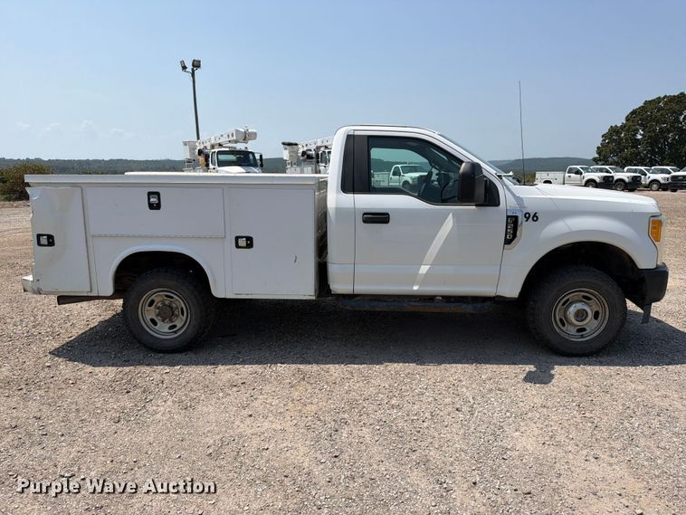 image for item FK5040 2017 Ford F250 Super Duty utility bed pickup truck