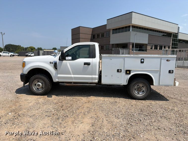 image for item FK5040 2017 Ford F250 Super Duty utility bed pickup truck
