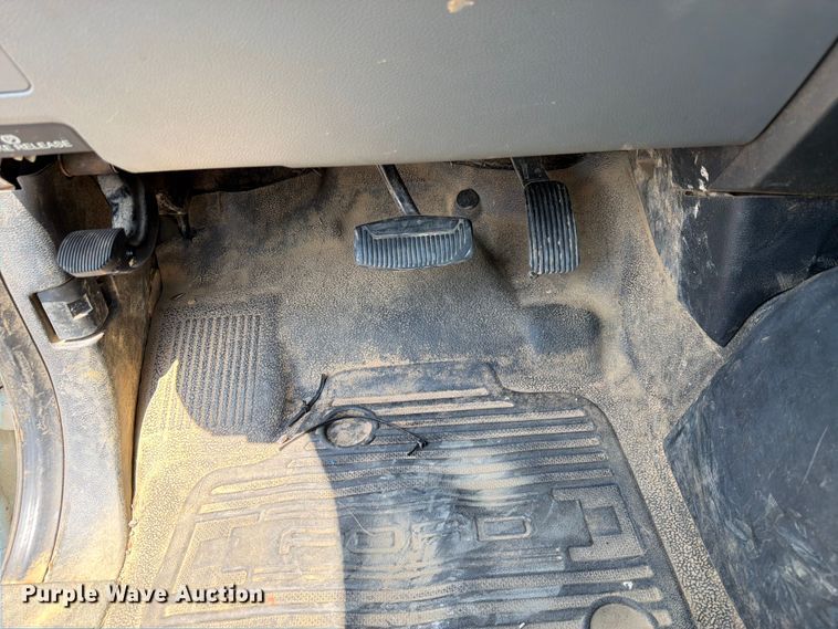 image for item FK5040 2017 Ford F250 Super Duty utility bed pickup truck