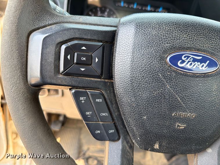 image for item FK5040 2017 Ford F250 Super Duty utility bed pickup truck