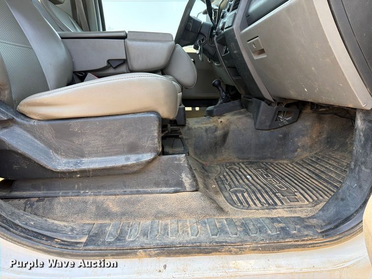 image for item FK5040 2017 Ford F250 Super Duty utility bed pickup truck