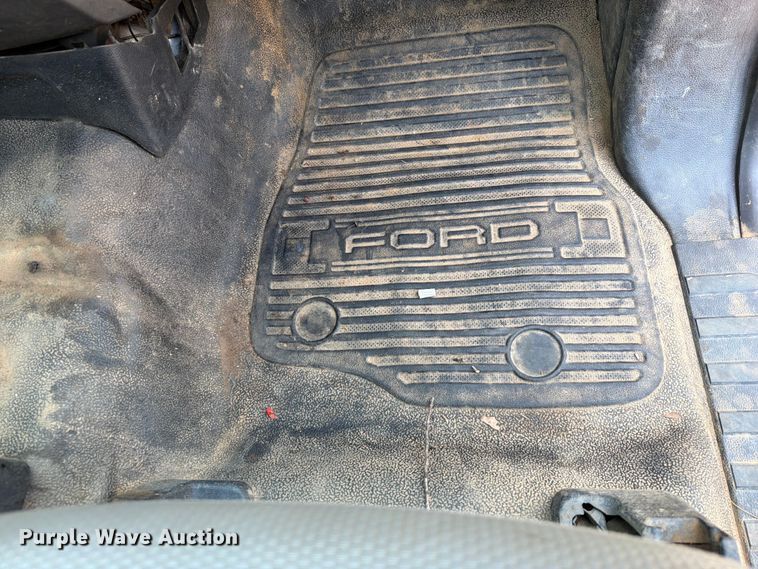 image for item FK5040 2017 Ford F250 Super Duty utility bed pickup truck