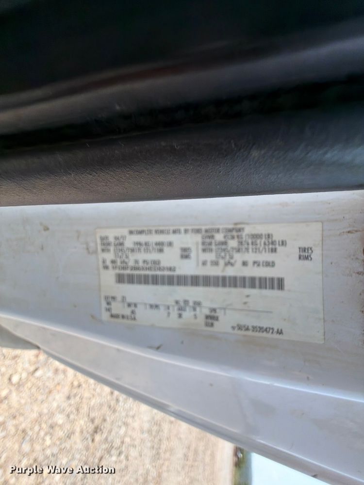 image for item FK5040 2017 Ford F250 Super Duty utility bed pickup truck