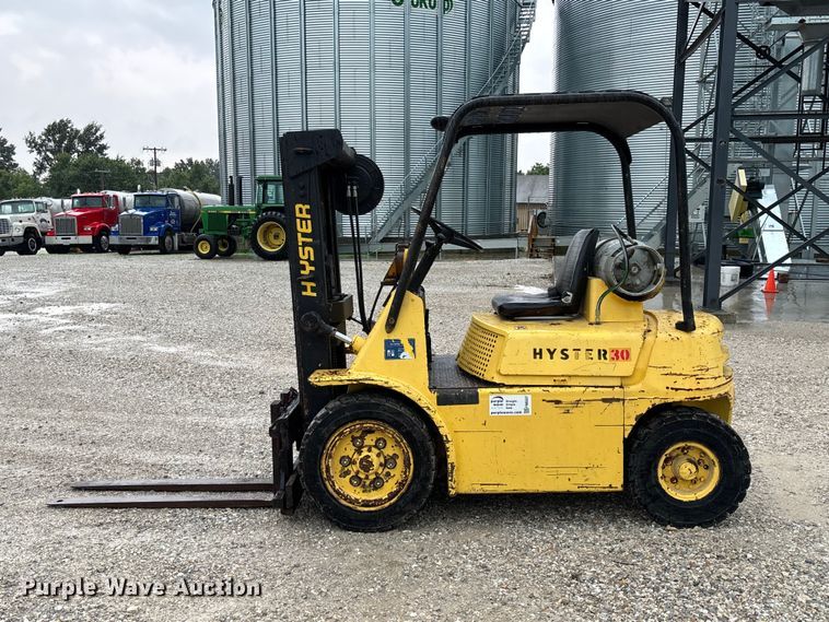 image for item FM6507 Hyster 30 forklift