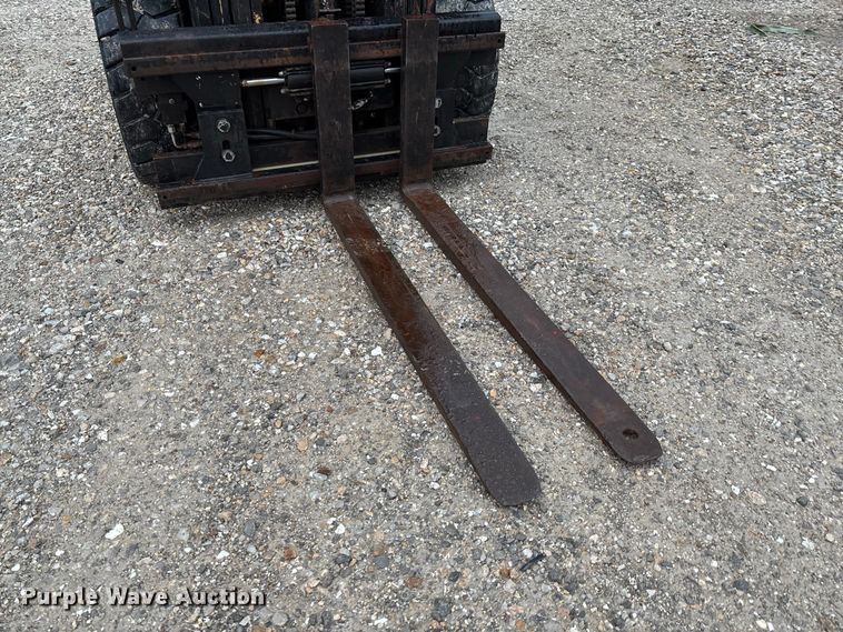 image for item FM6507 Hyster 30 forklift