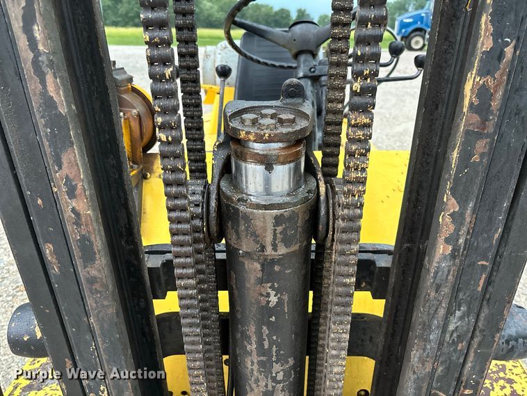 image for item FM6507 Hyster 30 forklift