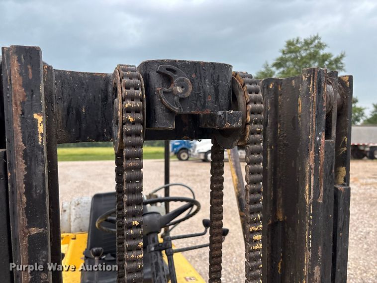image for item FM6507 Hyster 30 forklift