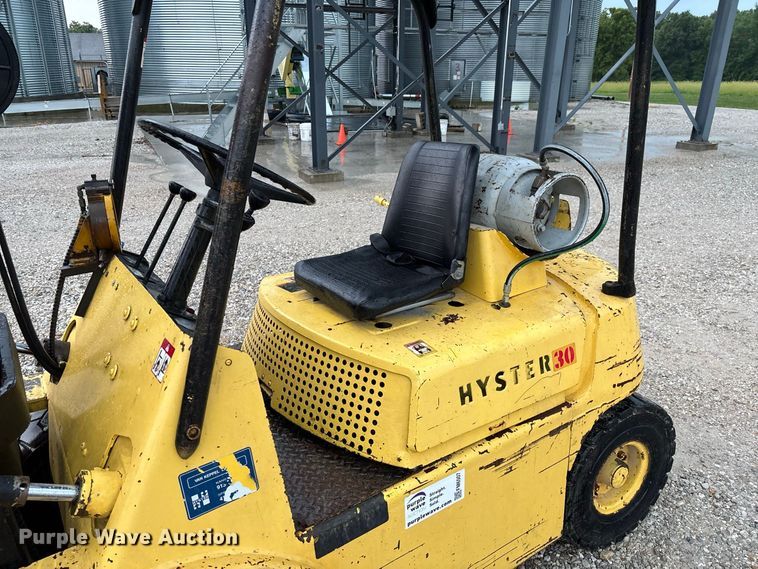 image for item FM6507 Hyster 30 forklift