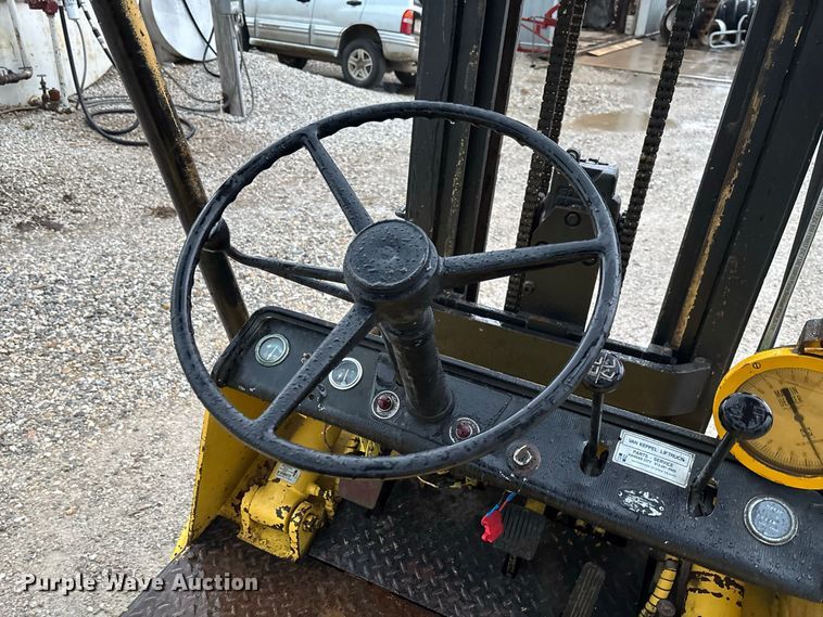 image for item FM6507 Hyster 30 forklift