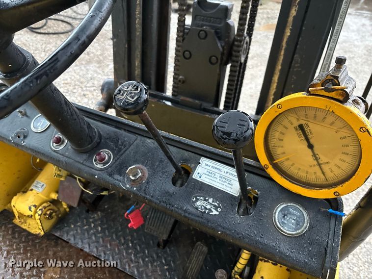 image for item FM6507 Hyster 30 forklift