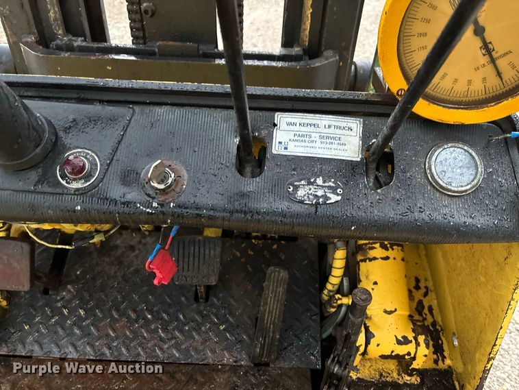 image for item FM6507 Hyster 30 forklift