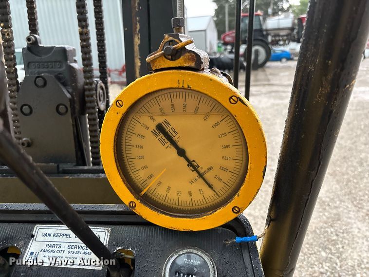 image for item FM6507 Hyster 30 forklift