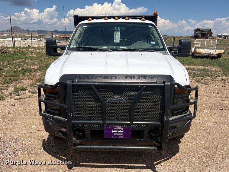 image for item FM7616 2008 Ford F350 Super Duty Crew Cab dump flatbed pickup truck