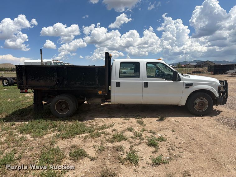 image for item FM7616 2008 Ford F350 Super Duty Crew Cab dump flatbed pickup truck