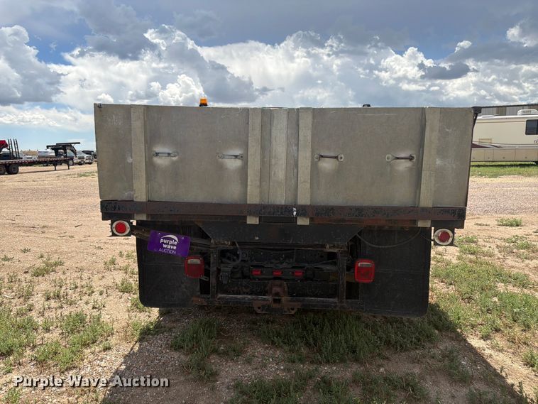 image for item FM7616 2008 Ford F350 Super Duty Crew Cab dump flatbed pickup truck
