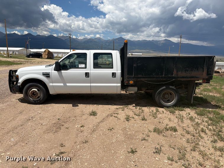 image for item FM7616 2008 Ford F350 Super Duty Crew Cab dump flatbed pickup truck