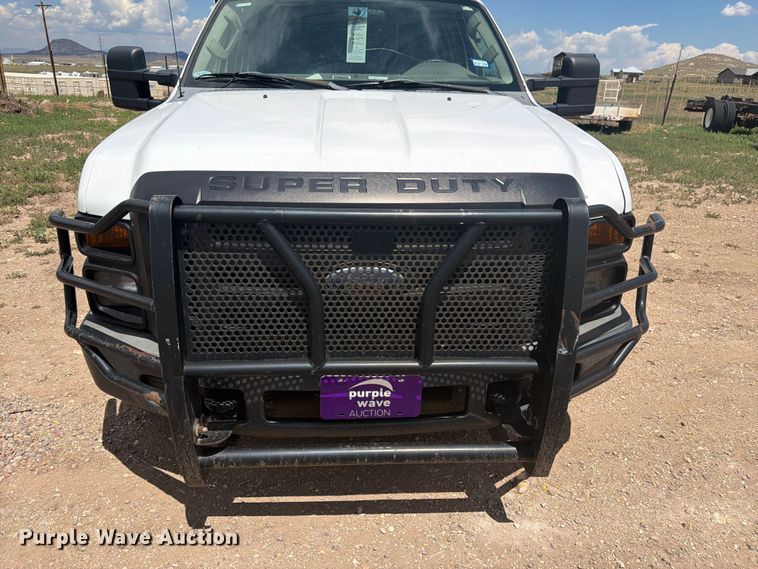 image for item FM7616 2008 Ford F350 Super Duty Crew Cab dump flatbed pickup truck