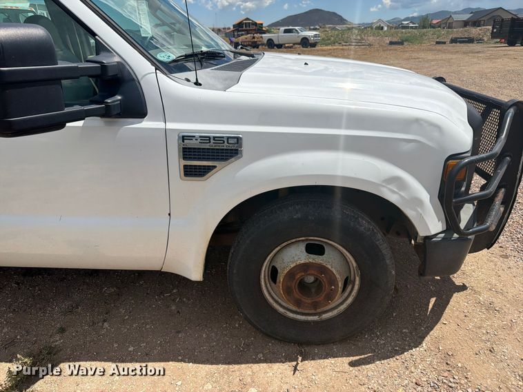 image for item FM7616 2008 Ford F350 Super Duty Crew Cab dump flatbed pickup truck