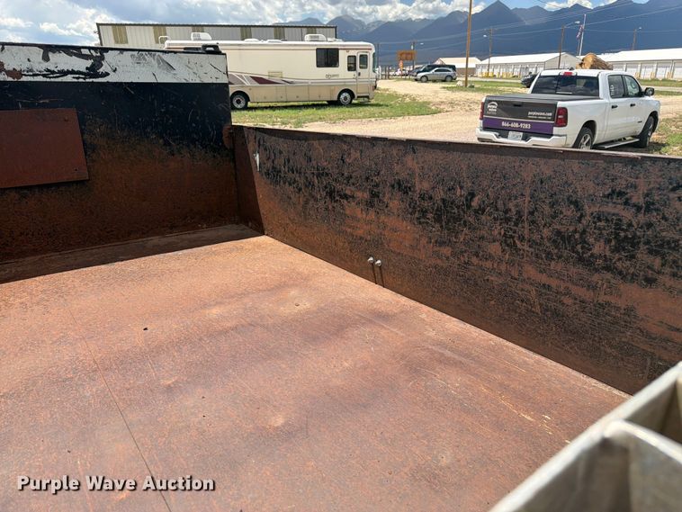 image for item FM7616 2008 Ford F350 Super Duty Crew Cab dump flatbed pickup truck