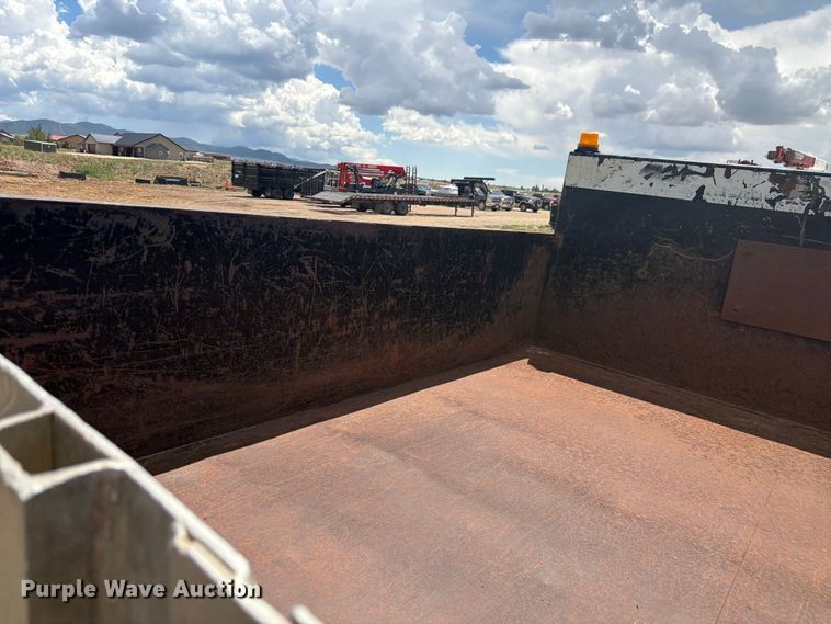 image for item FM7616 2008 Ford F350 Super Duty Crew Cab dump flatbed pickup truck