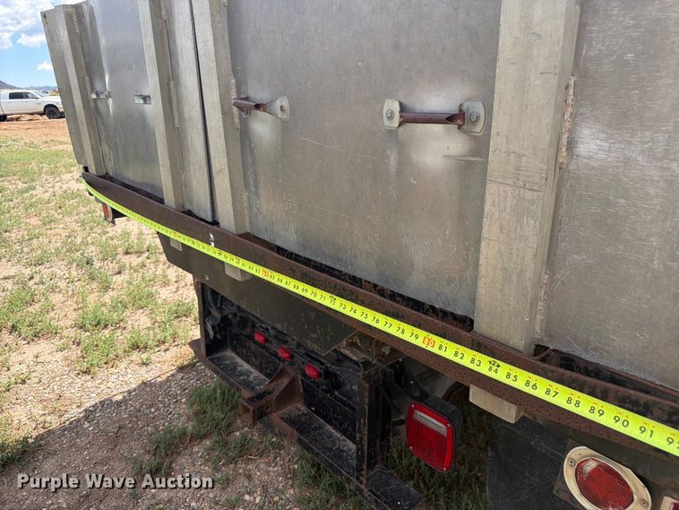 image for item FM7616 2008 Ford F350 Super Duty Crew Cab dump flatbed pickup truck