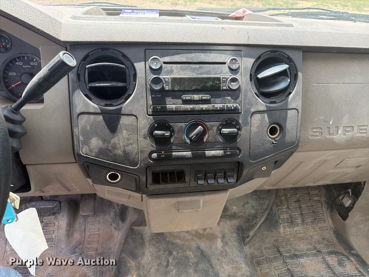 image for item FM7616 2008 Ford F350 Super Duty Crew Cab dump flatbed pickup truck
