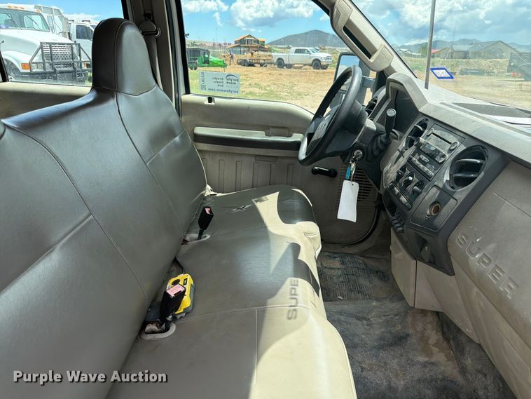 image for item FM7616 2008 Ford F350 Super Duty Crew Cab dump flatbed pickup truck