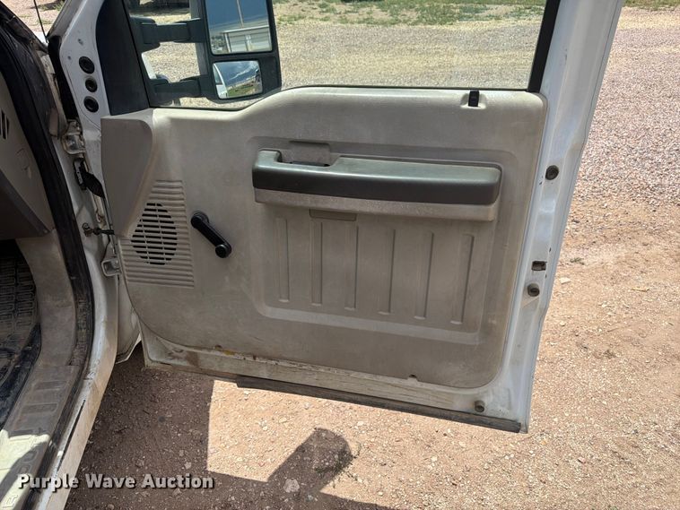 image for item FM7616 2008 Ford F350 Super Duty Crew Cab dump flatbed pickup truck