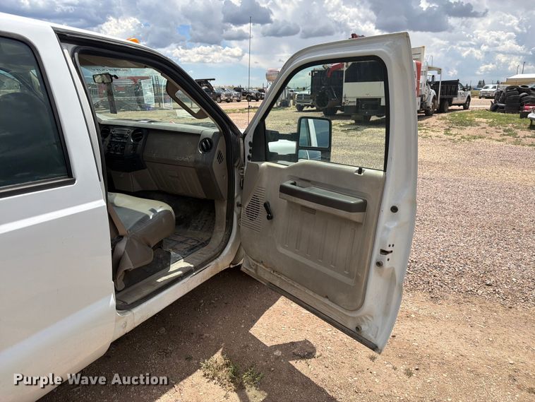 image for item FM7616 2008 Ford F350 Super Duty Crew Cab dump flatbed pickup truck