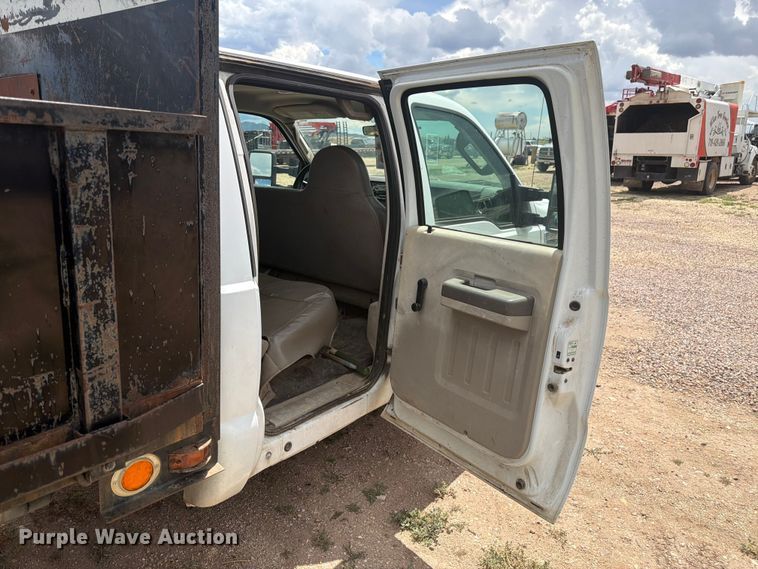 image for item FM7616 2008 Ford F350 Super Duty Crew Cab dump flatbed pickup truck