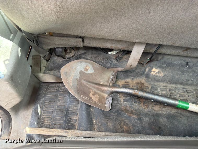 image for item FM7616 2008 Ford F350 Super Duty Crew Cab dump flatbed pickup truck