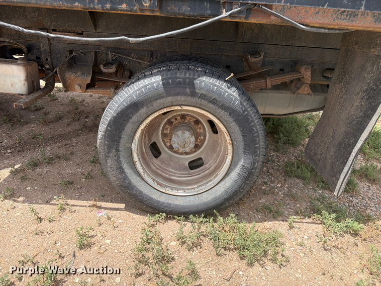 image for item FM7616 2008 Ford F350 Super Duty Crew Cab dump flatbed pickup truck