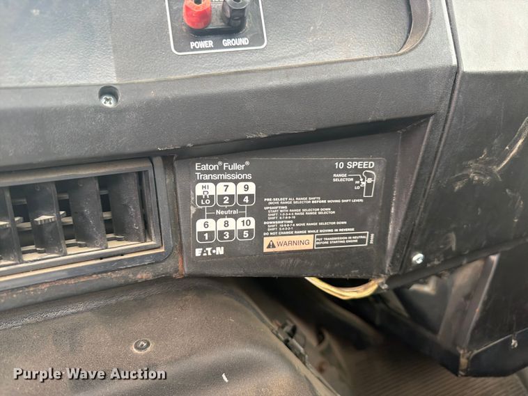 image for item FM7617 2001 International 8100 truck cab and chassis