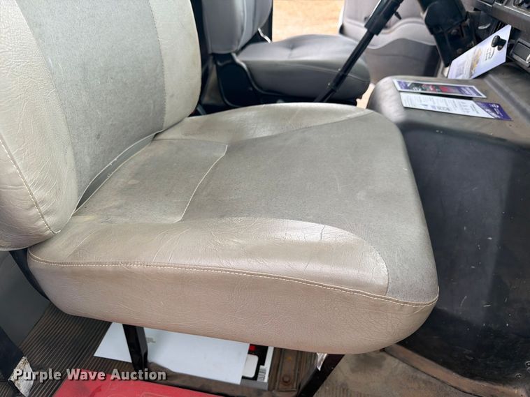 image for item FM7617 2001 International 8100 truck cab and chassis