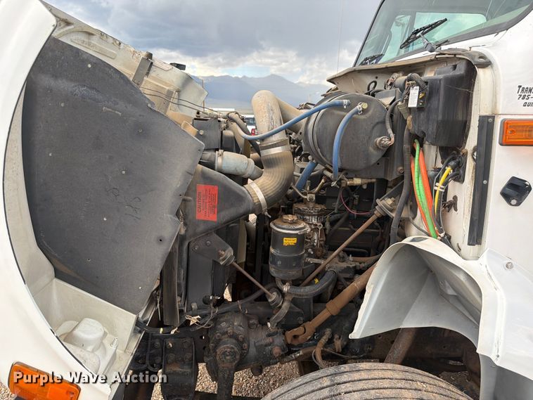 image for item FM7617 2001 International 8100 truck cab and chassis
