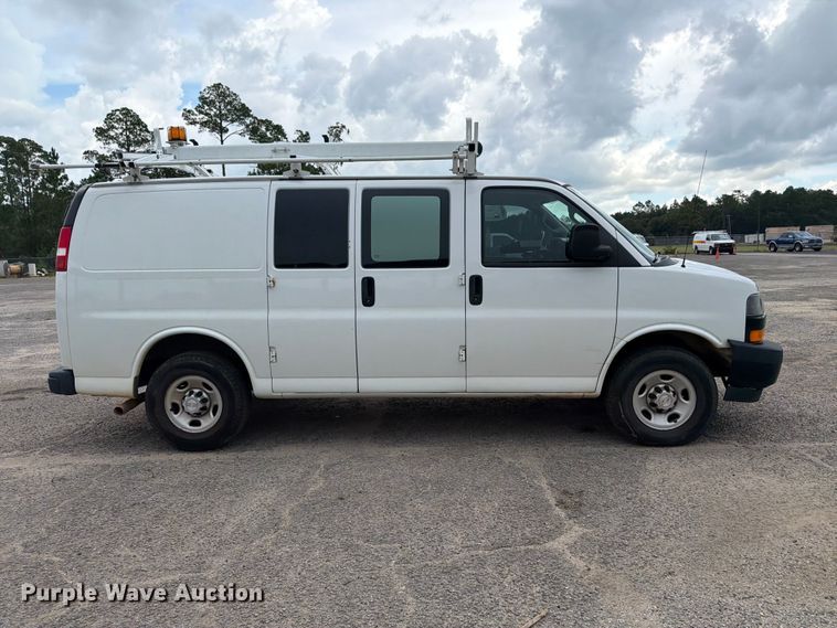 image for item FN2031 2020 Chevrolet Express 2500 utility van