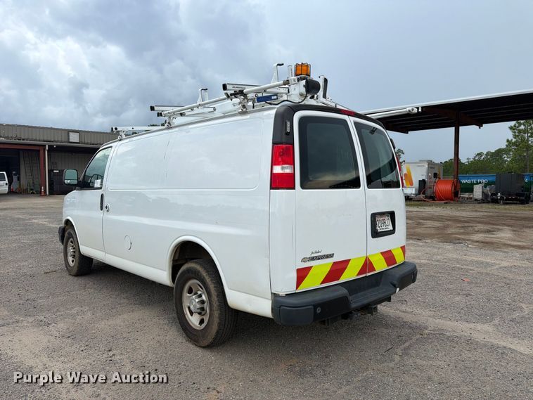 image for item FN2031 2020 Chevrolet Express 2500 utility van