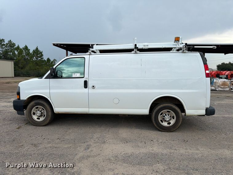 image for item FN2031 2020 Chevrolet Express 2500 utility van